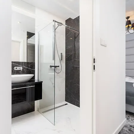 Comfortable And Modern One Bedroom Cracow By Renters Cracovie