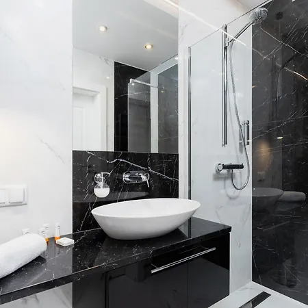 Comfortable And Modern One Bedroom Cracow By Renters